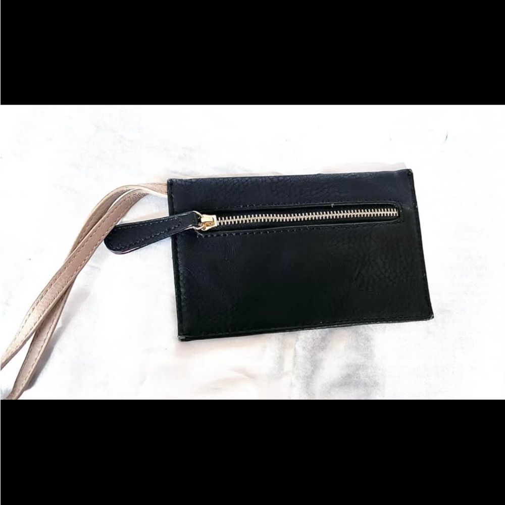 WRISTLET in Black with Tan Strap and Striped Fabric Interior NWOT - Picture 3 of 5